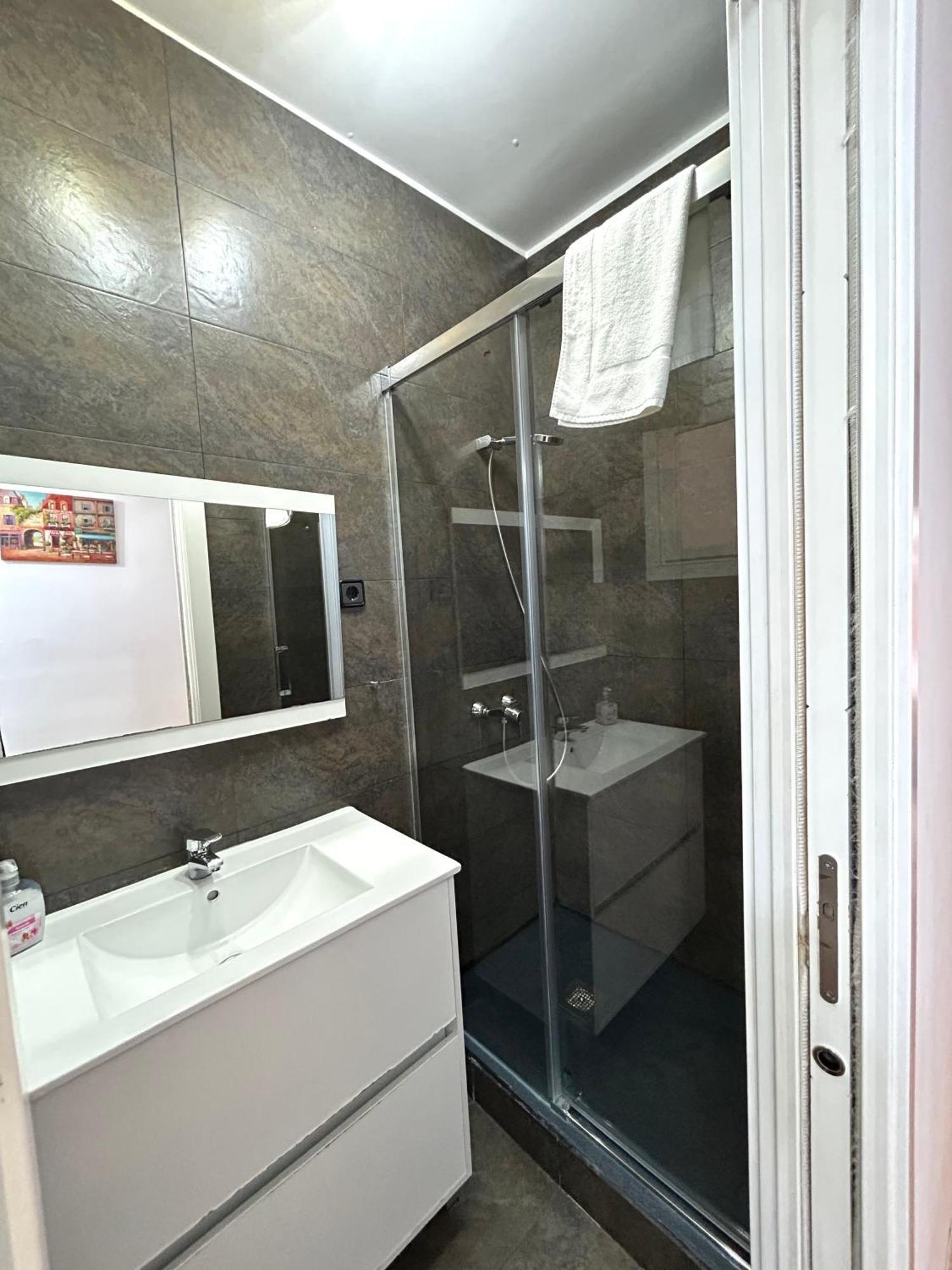 Apartment Carrer D'Olesa Barcelona Ngoại thất bức ảnh