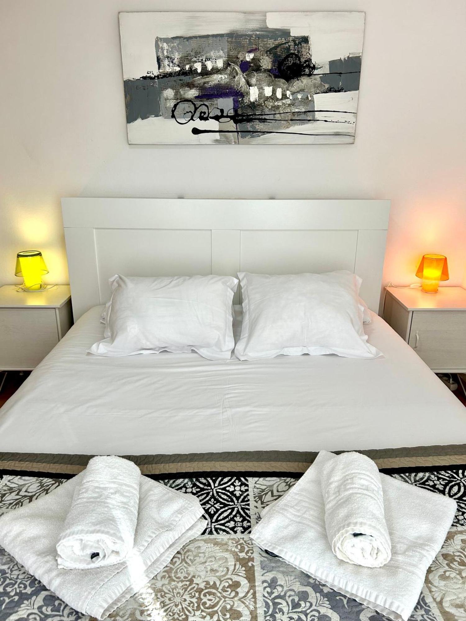 Apartment Carrer D'Olesa Barcelona Ngoại thất bức ảnh