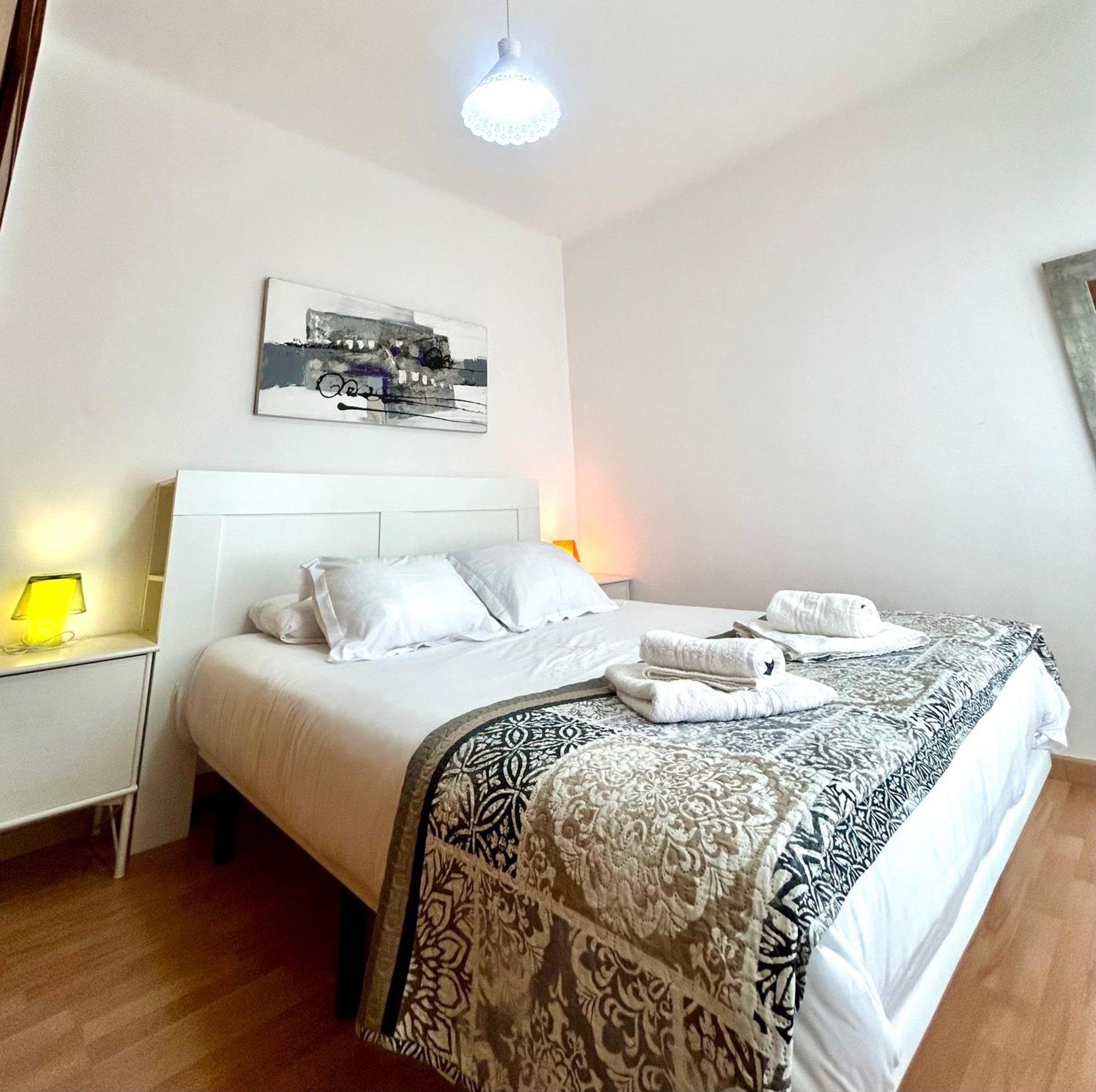 Apartment Carrer D'Olesa Barcelona Ngoại thất bức ảnh