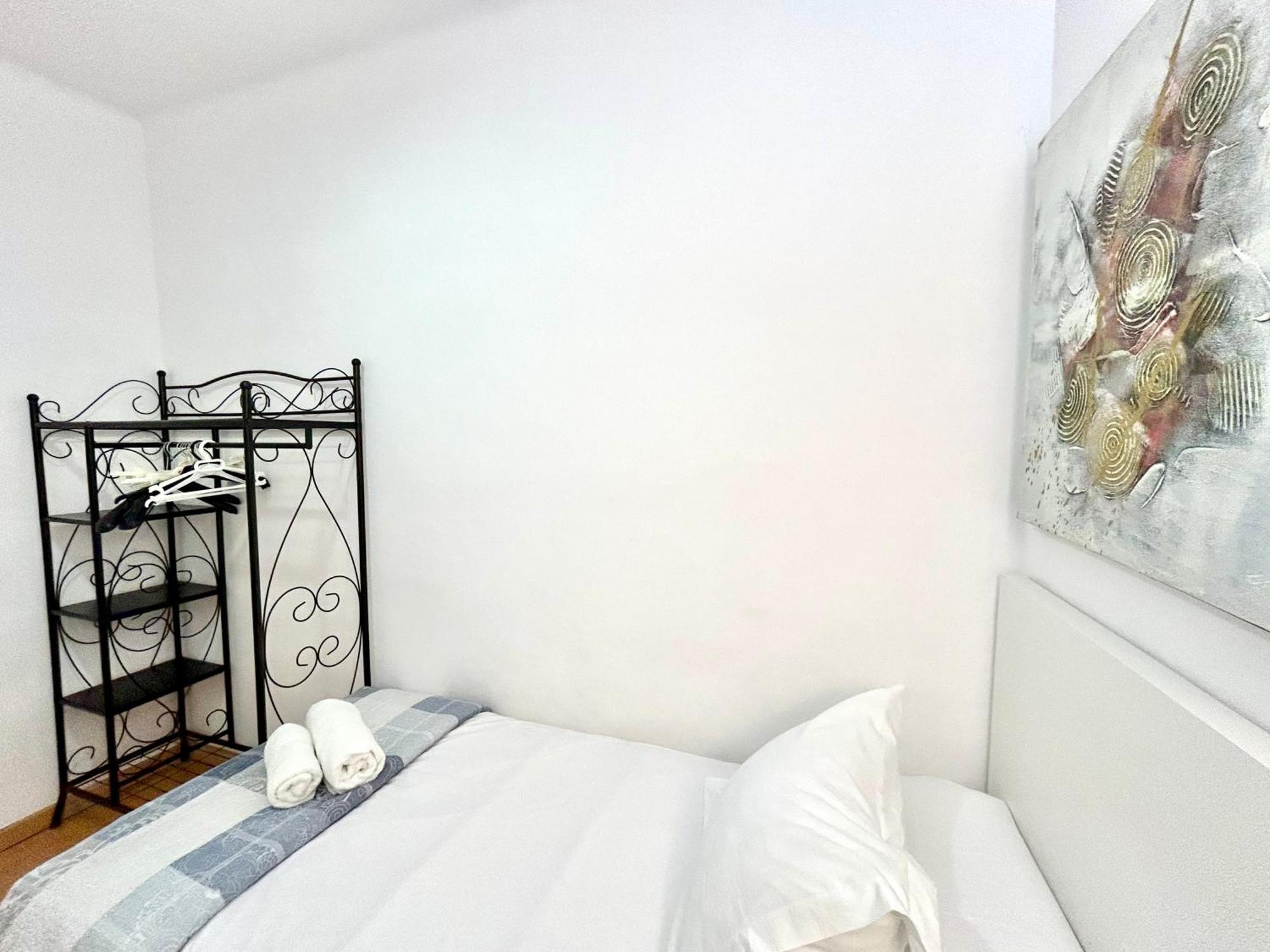 Apartment Carrer D'Olesa Barcelona Ngoại thất bức ảnh